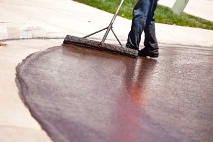 asphalt sealcoating contractor in portland OR - asphalt repair by Hal's Construction in Tualatin OR Gresham OR